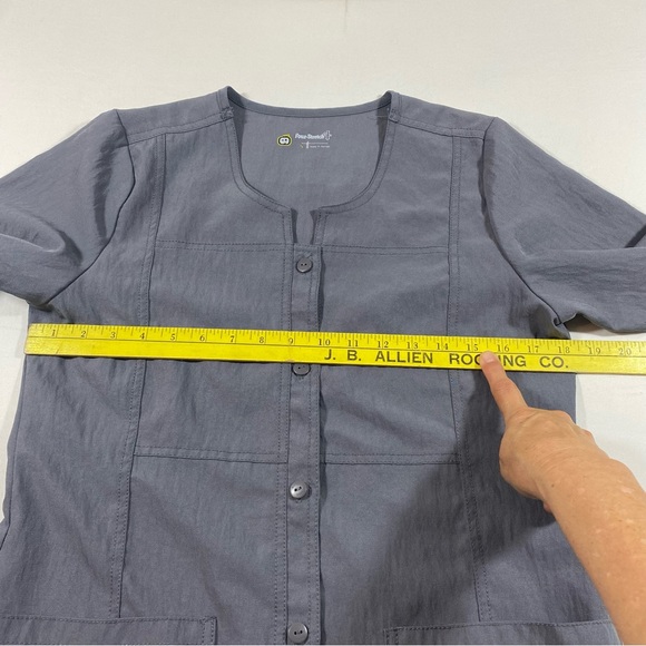 Scrubs Nurses Jacket women’s M-L Long Sleeve button Down Pockets - Picture 8 of 10